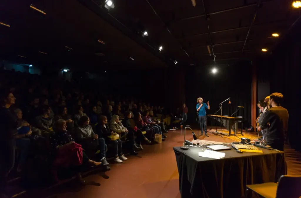 Ouest side stories, spectacle radiophonique avec Longueur d’Ondes